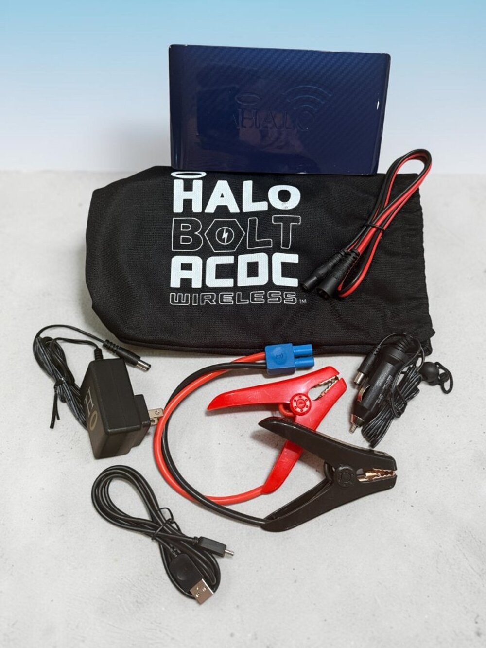 HALO Bolt ACDC Wireless 44400m Wh Jump-Starting Power Bank - BLUE
